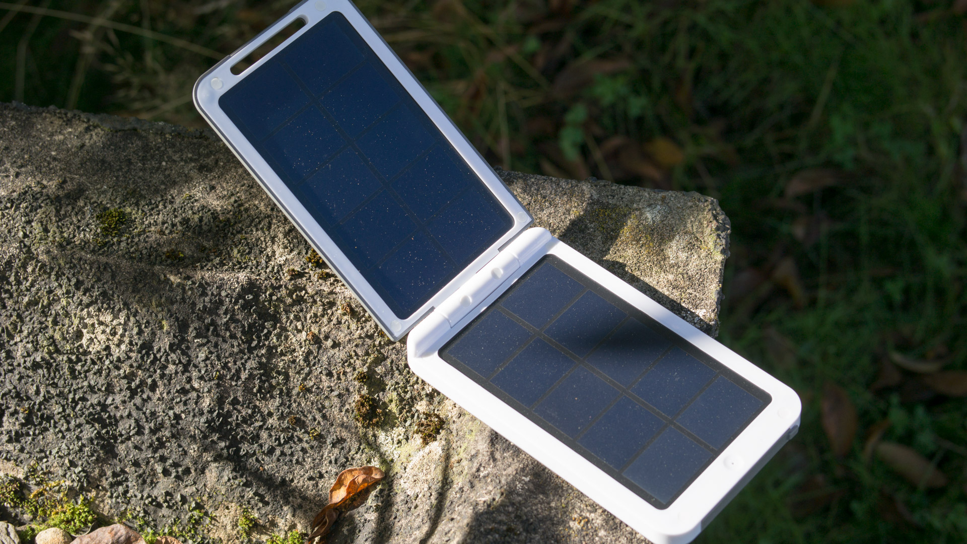 Die beste Solar Powerbank auf dem Markt! Xtorm AM120 Lava 2 Solar