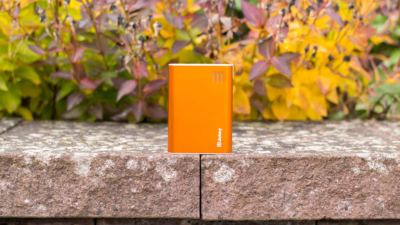 Jackery Giant+ 12000mAh Premium Powerbank Test Review USB Ladegerät Externer Akku Power Bank Alu Gehäuse