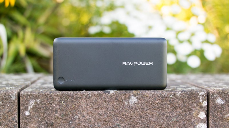 RAVPower größte Powerbank im Test RP-PB41 26800mAh Review Externer Akku USB Ladegerät Riesen Top
