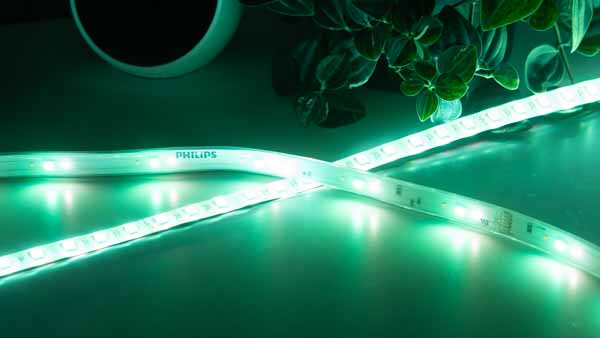 LED Streifen nachträglich Philips HUE fähig machen, der Paulmann SmartHome Zigbee Controller im Test