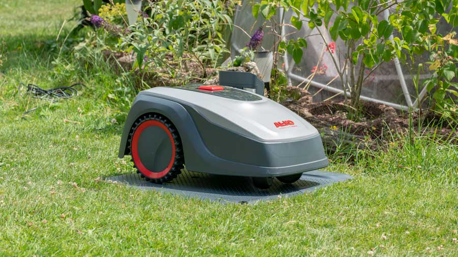 Der ALKO Mähroboter Robolinho 500 im Test, gut in allen Lebenslagen