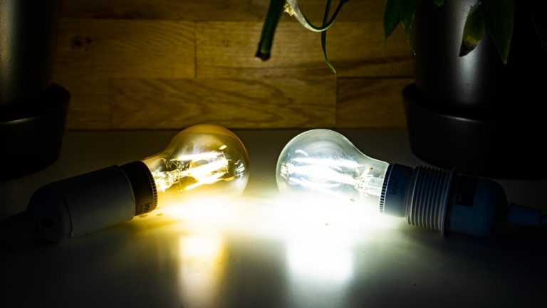 Die erste Filament LED Lampe für das Philips Hue System im Test