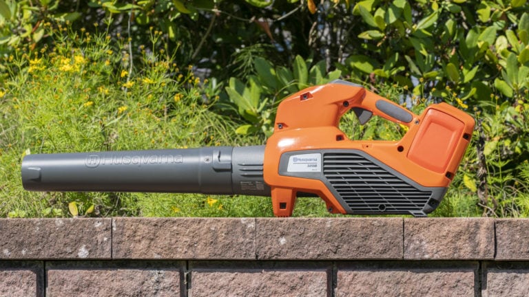 Test Husqvarna 320iB Laubbläser mit Akkubetrieb Techtest