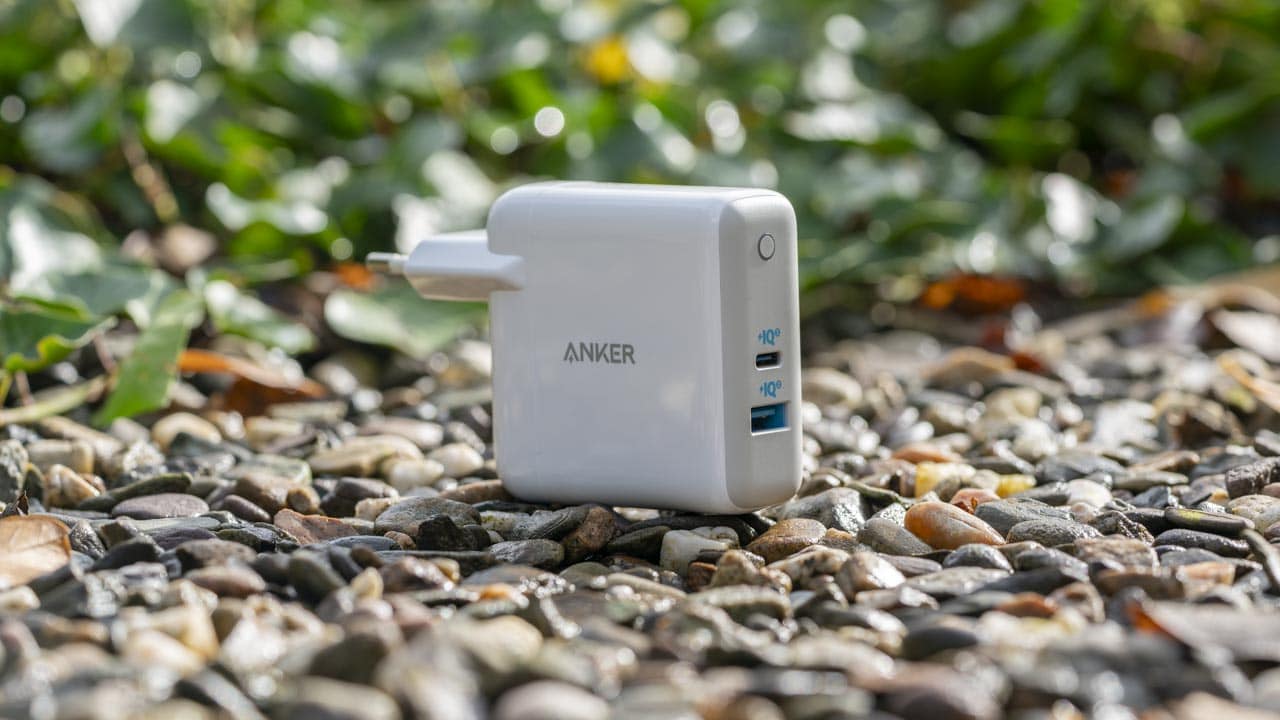 Anker PowerPort Atom III Slim  4 Ports - Desktop Charger… - Moment