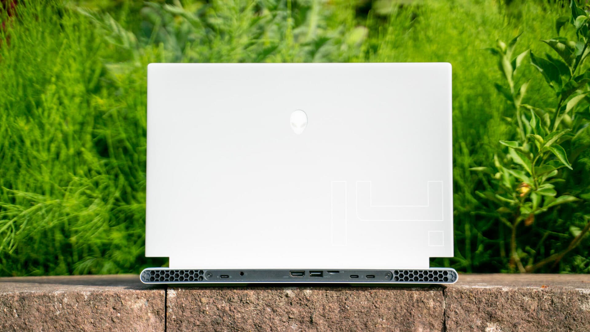 Test: Alienware X14, dünner als ein MacBook Pro aber mit Gaming ...