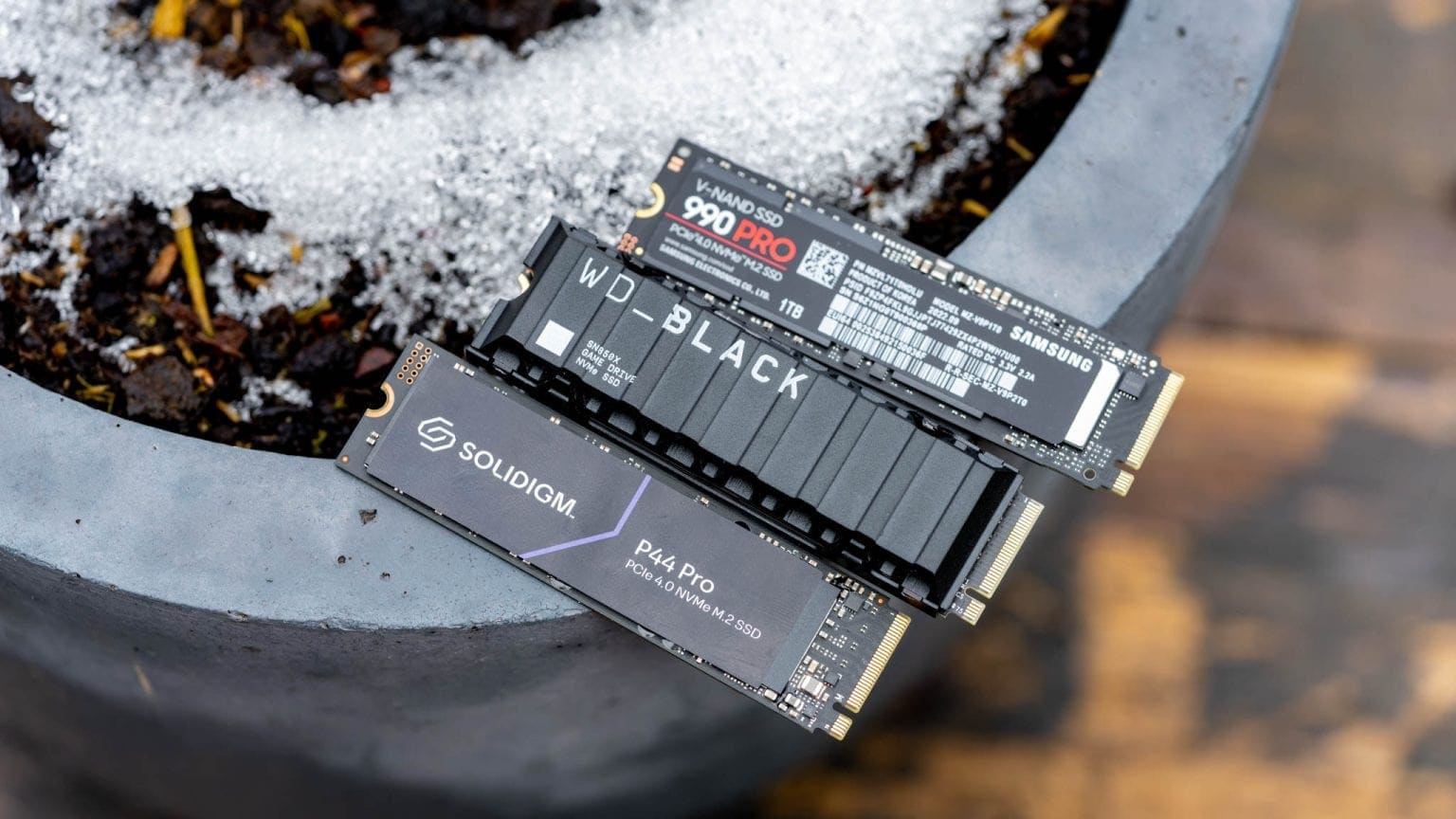 Die Drei Besten SSDs Im Vergleich Samsung 990 Pro WD SN850X Und die-drei-besten-ssds-im-vergleich-samsung-990-pro-wd-sn850x-und