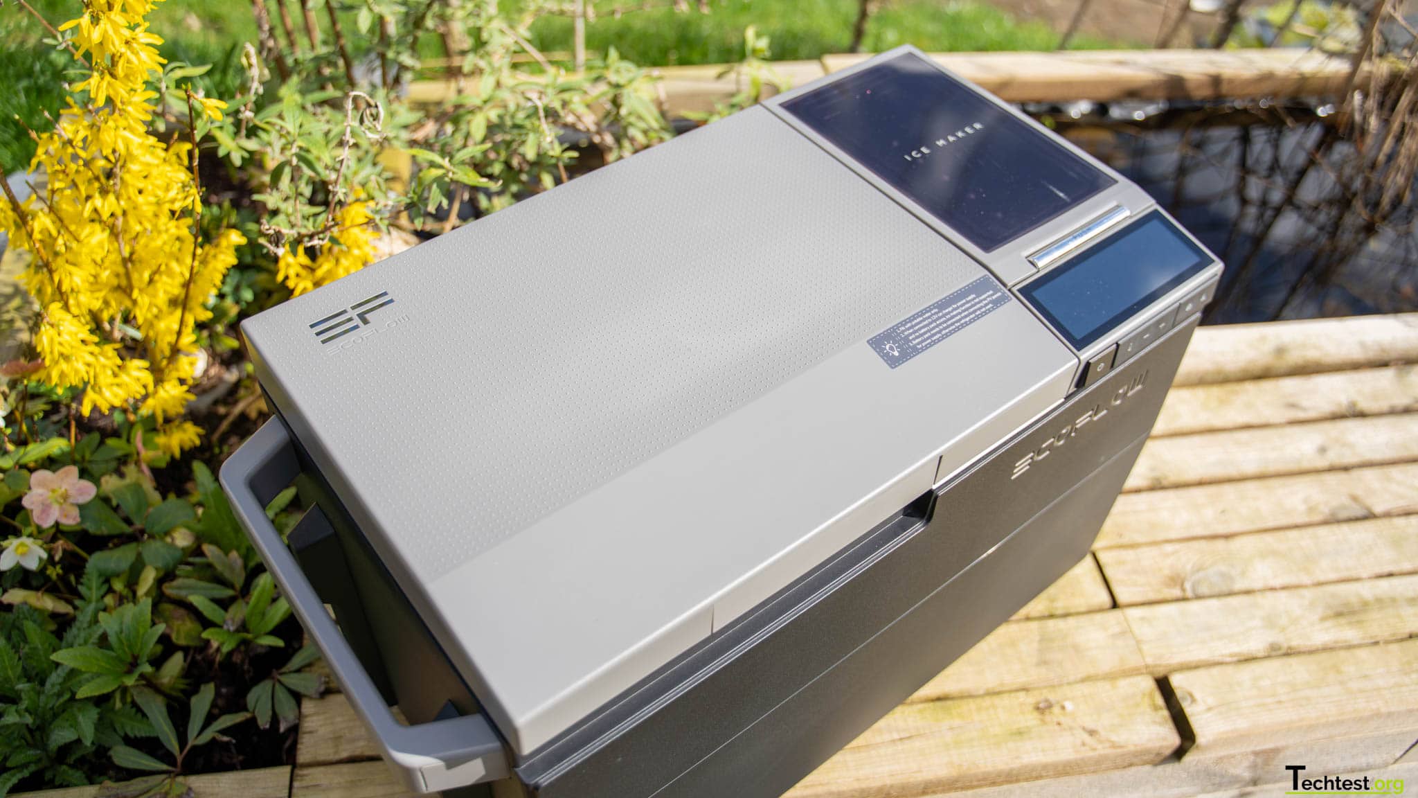 Kühlbox mit Solarpanel betreiben - ganz einfach mit der Ferropilot Solar  Powerbank 