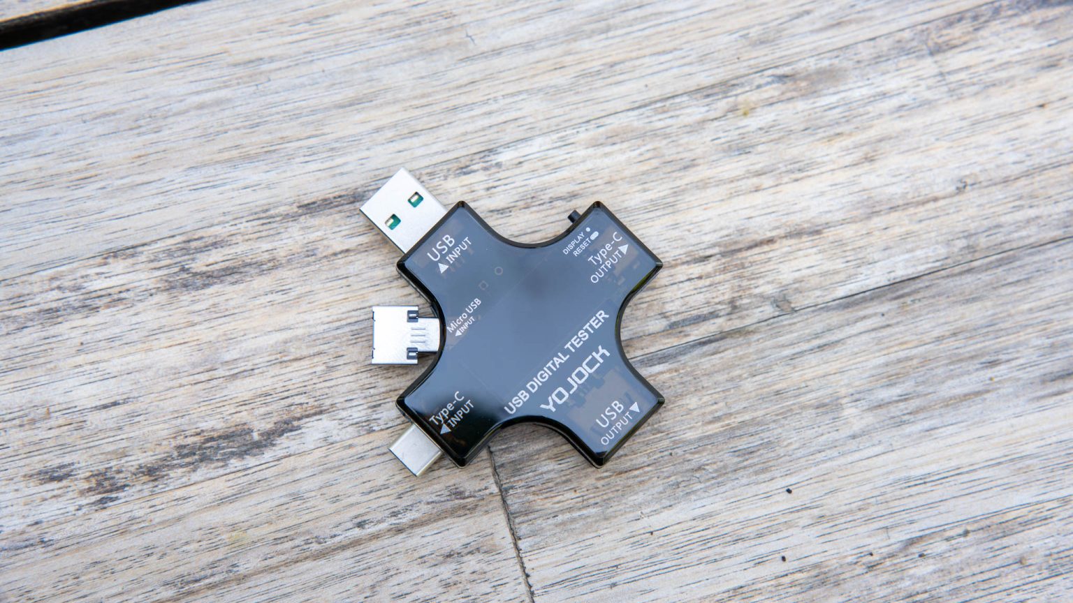 Sollte jeder TechnikEnthusiast haben! YOJOCK USB Tester Messgerät