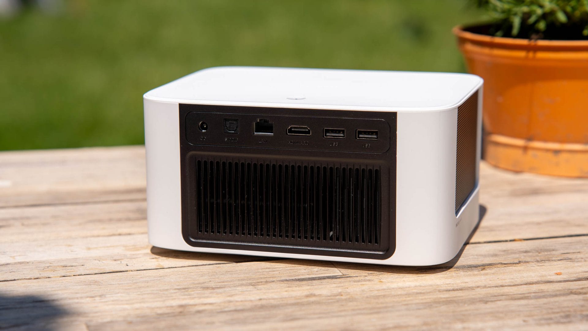 Der Dangbei Neo Smart Projector im Test, portable und gut! - Techtest
