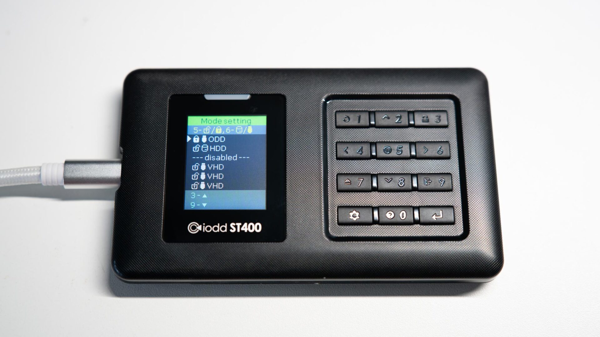 Iodd IODD ST400 Test: Externes SSD-Gehäuse mit Hardware-Verschlüsselung und ...