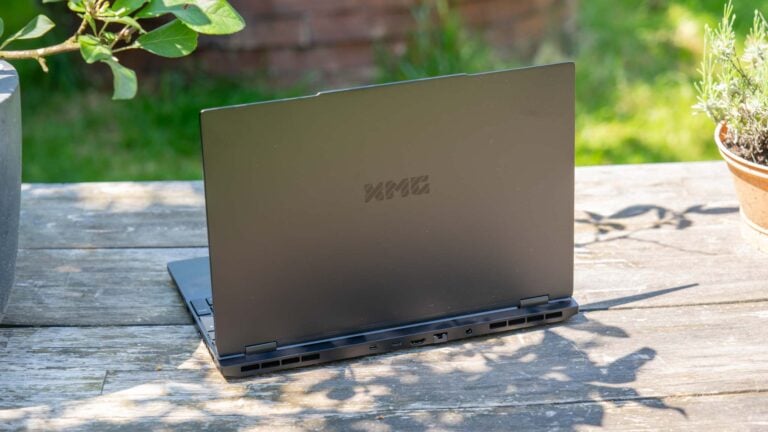 XMG CORE 15 (M24) – Leistungsstarker Gaming-Laptop mit 2K Display und langen Akkulaufzeiten