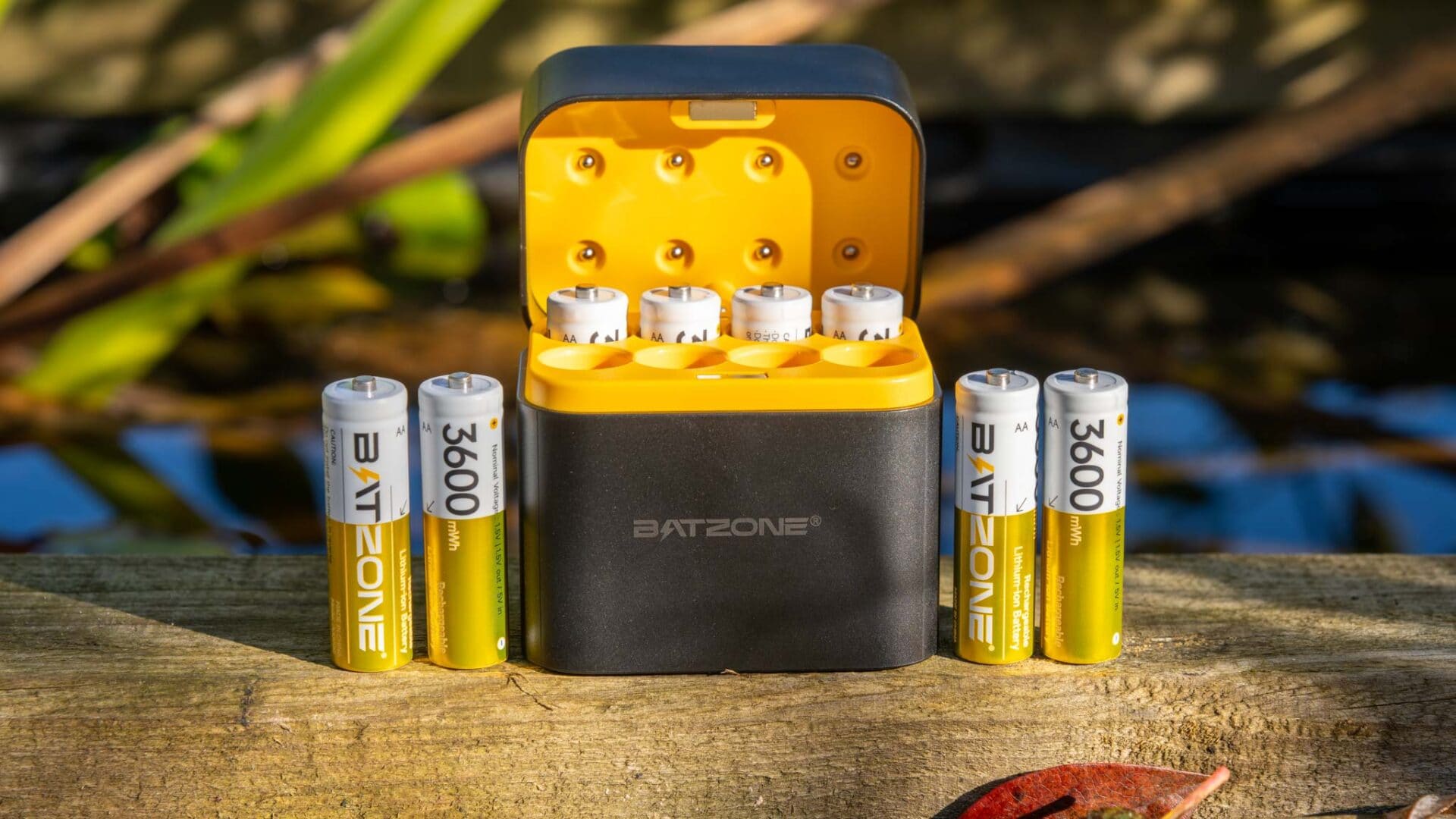 SURFOU AA Lithium Akkus 8er Pack - 3700mWh Mit Ladegerät