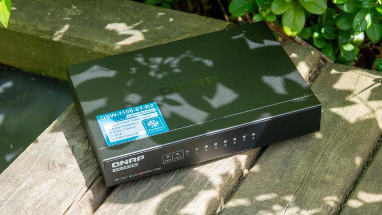 Der QNAP QSW-1108-8T-R2 im Test