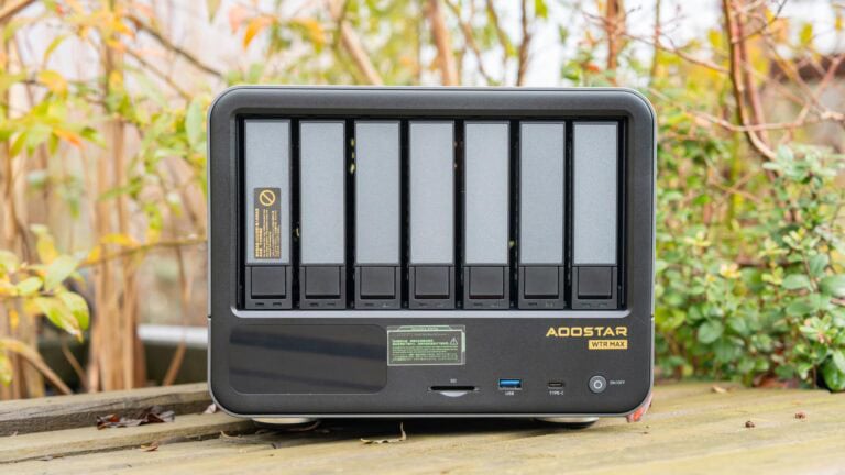 11 Laufwerke, 10 Gbit, Ryzen PRO – AOOSTAR WTR MAX 8845 im Test