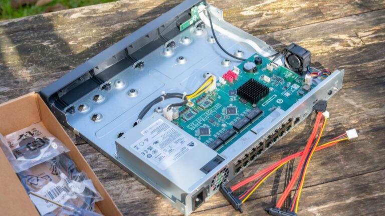 Das QNAP TVR-AI200 im Test, NVR System mit KI Gesichtserkennung