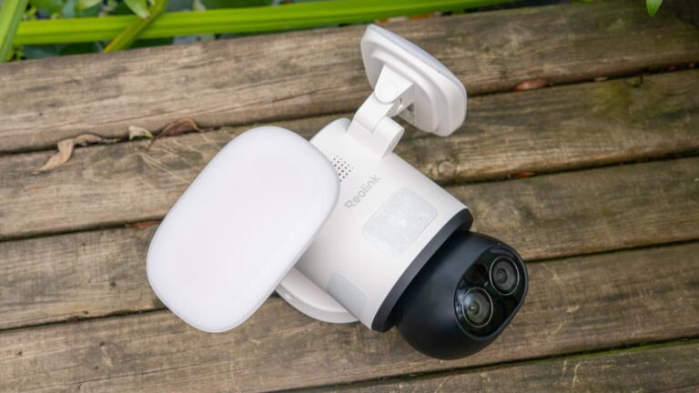 Reolink TrackFlex Floodlight WiFi Test: Dual-4K-Kamera mit 360-Grad-Tracking