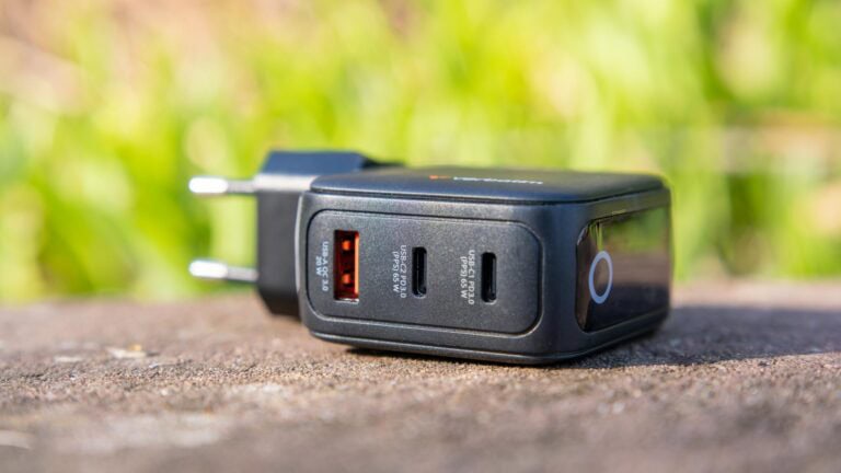 Verbatim Mini GaN Charger 65W im Test – Kompaktes USB-C-Ladegerät mit Display