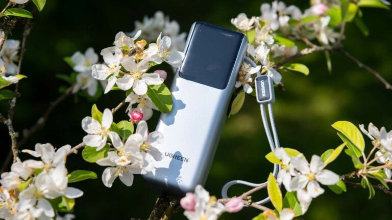 UGREEN Nexode Pro PB728 200 W im Test, eine 25.000 mAh Powerbank mit zwei integrierten Kabeln