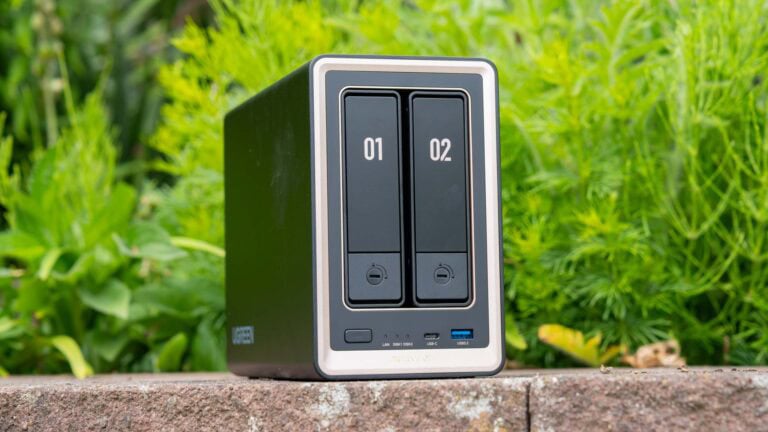 Mit Ryzen Embedded R2514 und 10 Gbit LAN, das UGREEN DXP2800 GT im Test