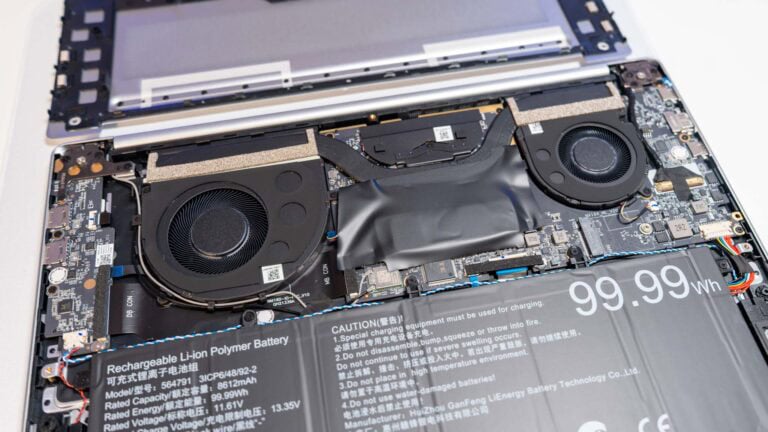 GEEKOM Geekbook M16 SSD-Upgrade: So einfach rüstest du den Speicher auf (Blick ins Innere)