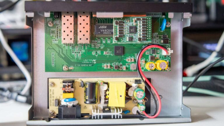 KeepLiNK 6-Port im Test: Günstiger 2,5 Gbit PoE Switch für Ubiquiti UniFi (4x PoE+ & 10 Gbit SFP+)