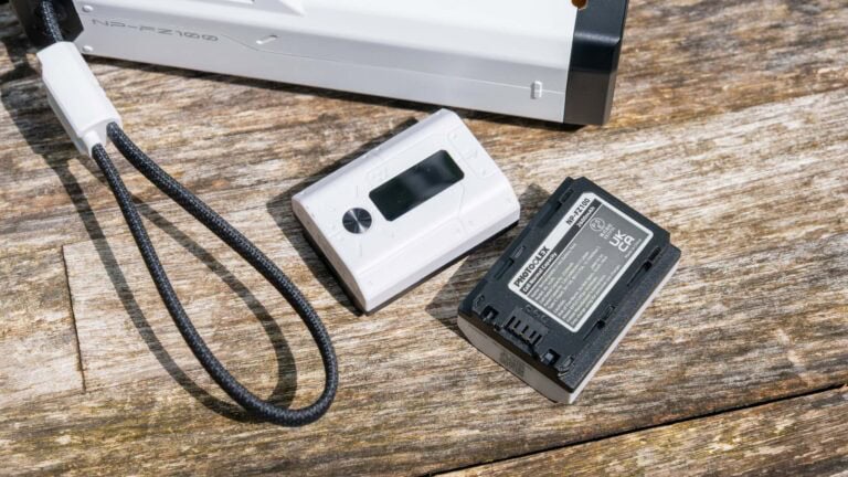 PHOTOOLEX BB Battery Pro NP-FZ100 im Test: 2600 mAh Akku mit USB C und Display im Kapazitätscheck