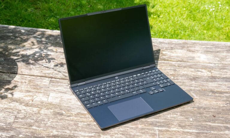 XMG EVO 15 (E25) im Test: Ultrabook mit bis zu 90 W CPU-Power