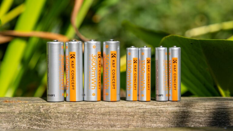 K&F CONCEPT Lithium AA und AAA Akkus im Test: Beste 3600-mWh-Akkus mit riesiger 12er Ladebox